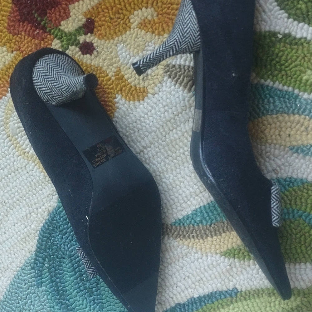 Shoes - Picture 3 of 3